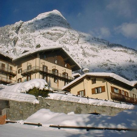 Hotel Ottoz Meuble Курмайор Екстериор снимка