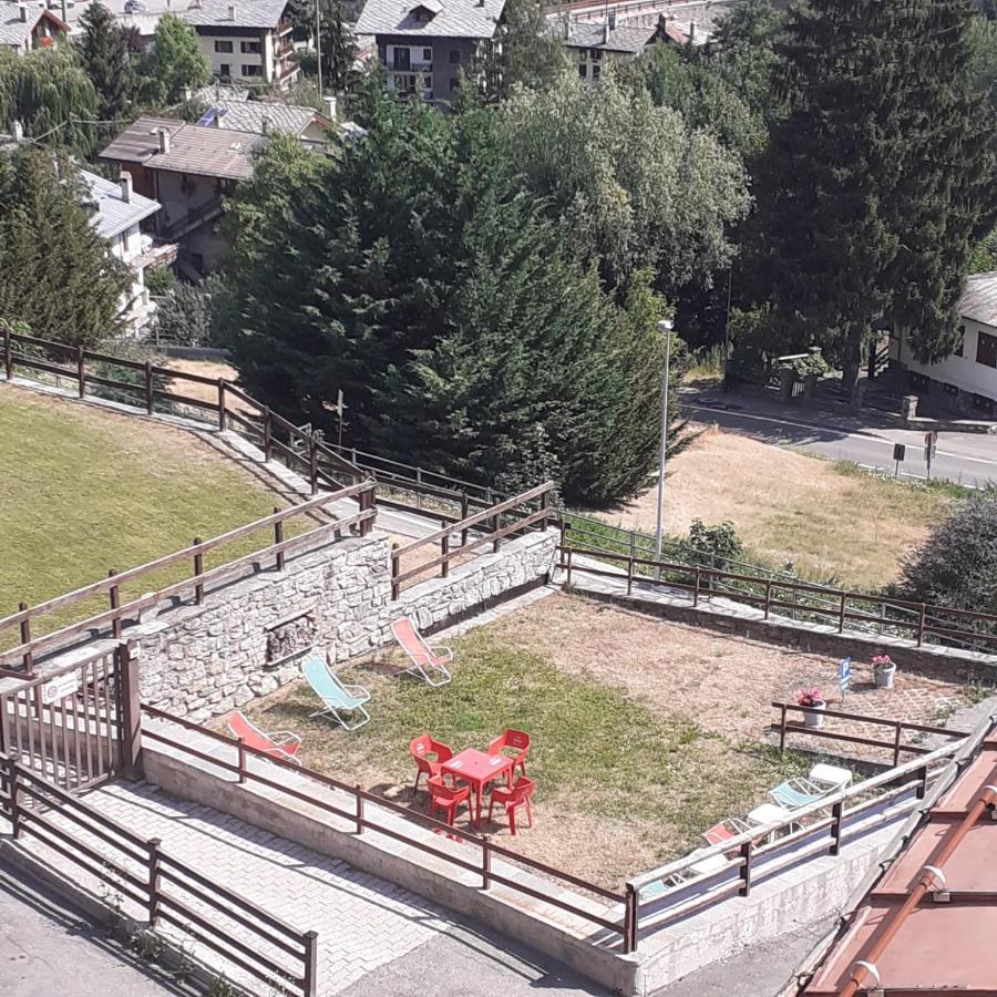 Hotel Ottoz Meuble Курмайор Екстериор снимка