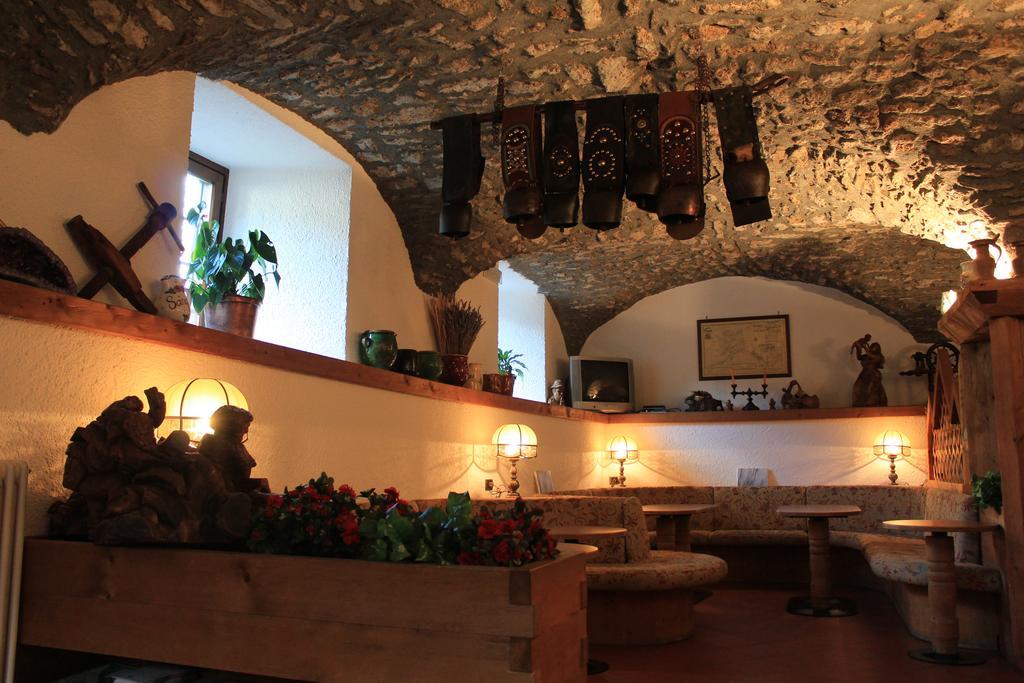 Hotel Ottoz Meuble Курмайор Екстериор снимка