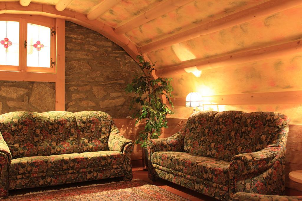 Hotel Ottoz Meuble Курмайор Екстериор снимка