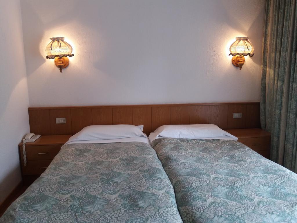 Hotel Ottoz Meuble Курмайор Екстериор снимка