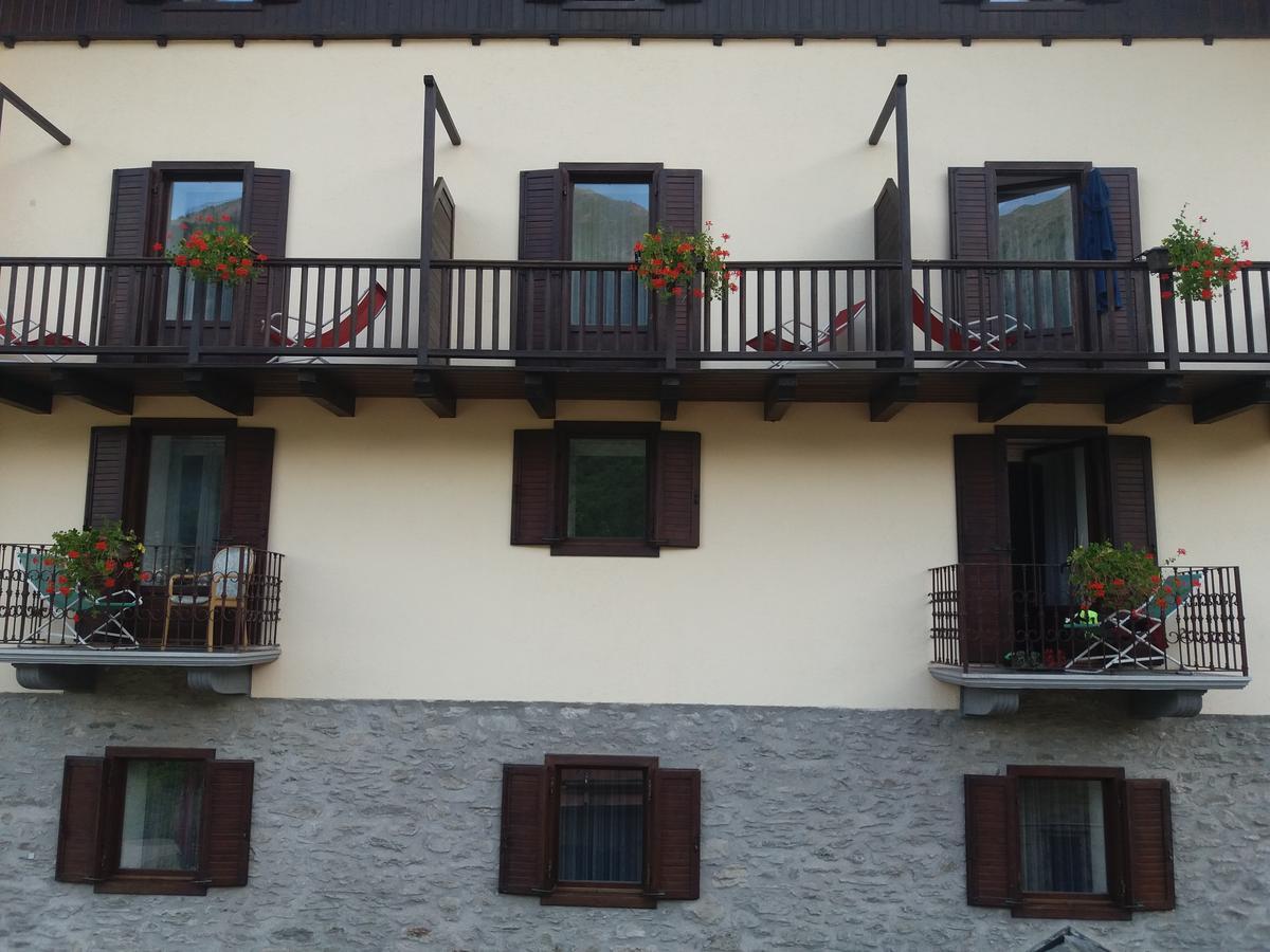 Hotel Ottoz Meuble Курмайор Екстериор снимка
