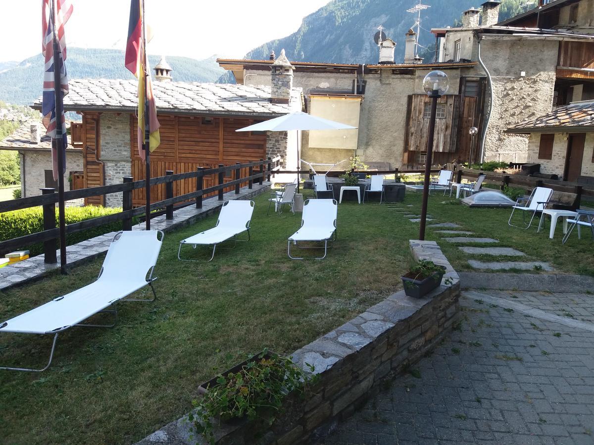 Hotel Ottoz Meuble Курмайор Екстериор снимка