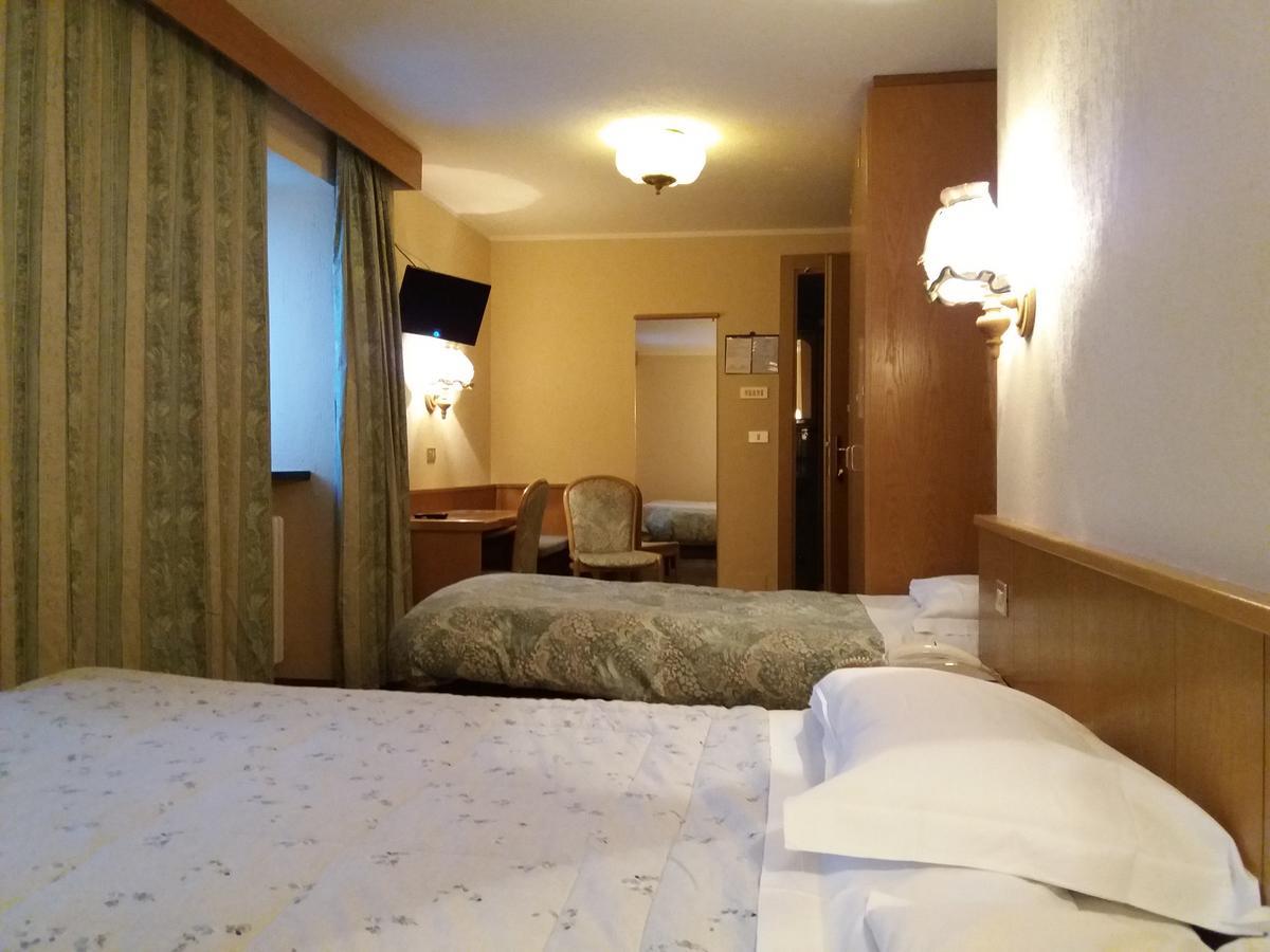 Hotel Ottoz Meuble Курмайор Екстериор снимка