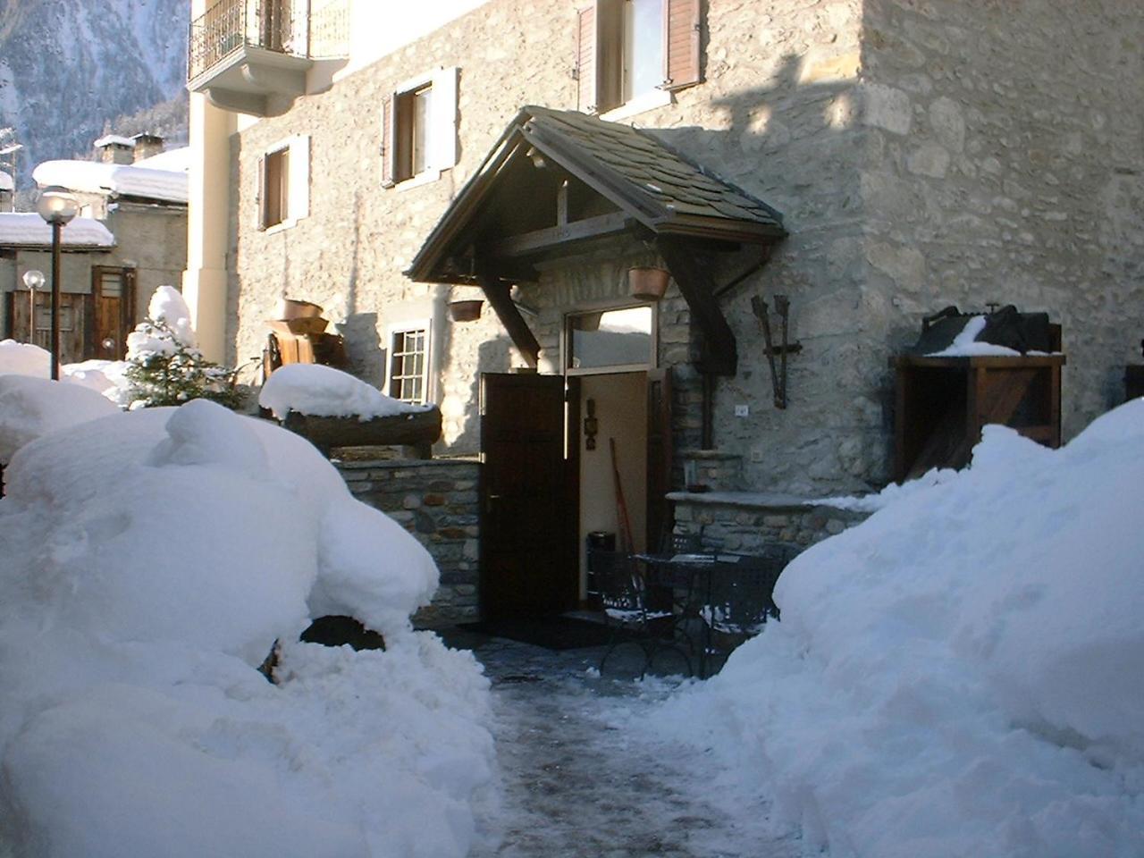 Hotel Ottoz Meuble Курмайор Екстериор снимка