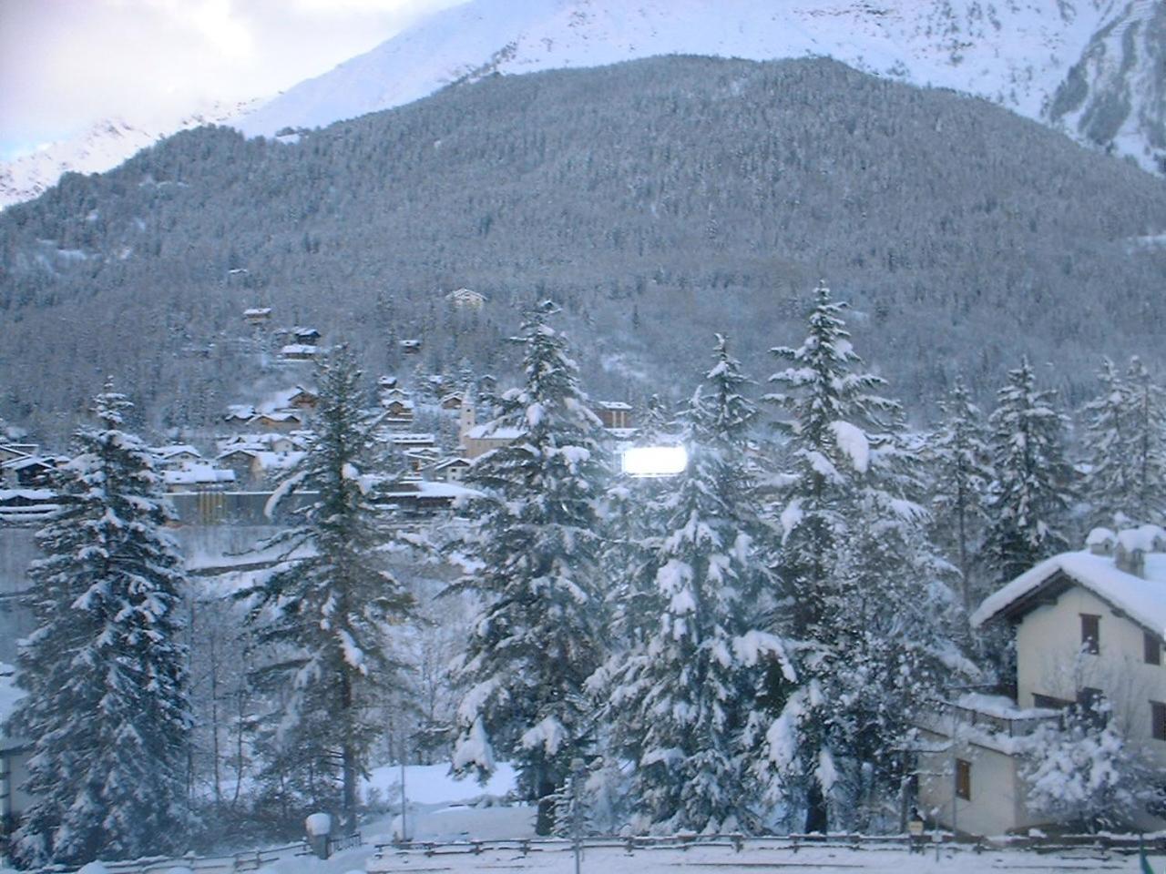 Hotel Ottoz Meuble Курмайор Екстериор снимка